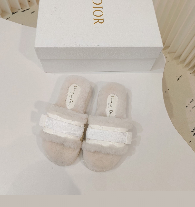 ch**an D*or slippers
